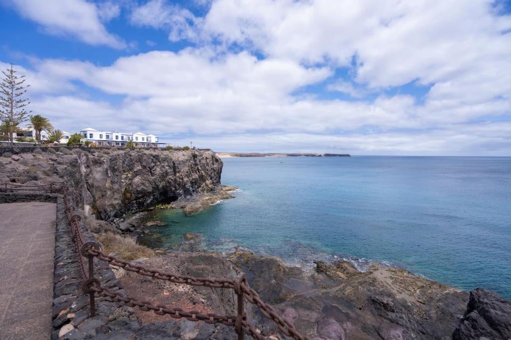 Beautiful Home In Lanzarote 5 Mins From Marina 플라야블랑카 외부 사진