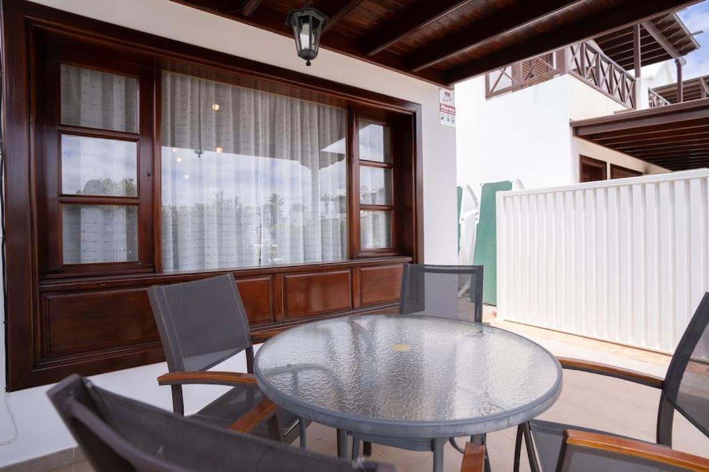 Beautiful Home In Lanzarote 5 Mins From Marina 플라야블랑카 외부 사진