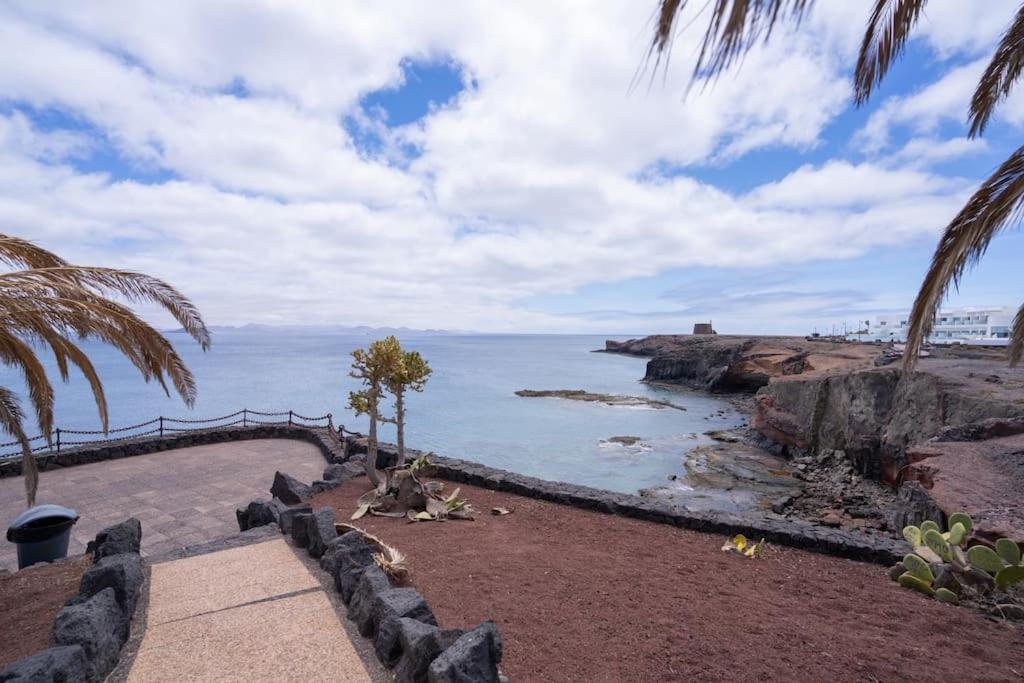 Beautiful Home In Lanzarote 5 Mins From Marina 플라야블랑카 외부 사진