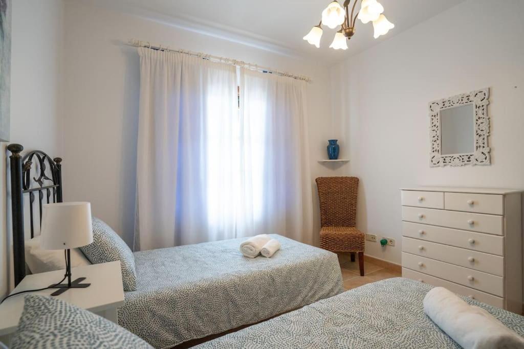 Beautiful Home In Lanzarote 5 Mins From Marina 플라야블랑카 외부 사진