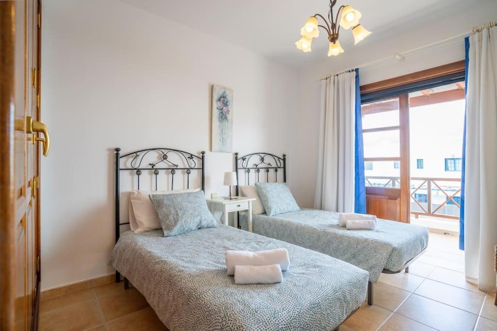 Beautiful Home In Lanzarote 5 Mins From Marina 플라야블랑카 외부 사진
