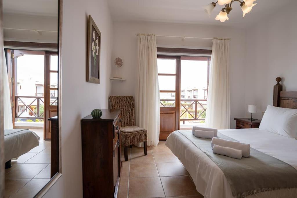 Beautiful Home In Lanzarote 5 Mins From Marina 플라야블랑카 외부 사진