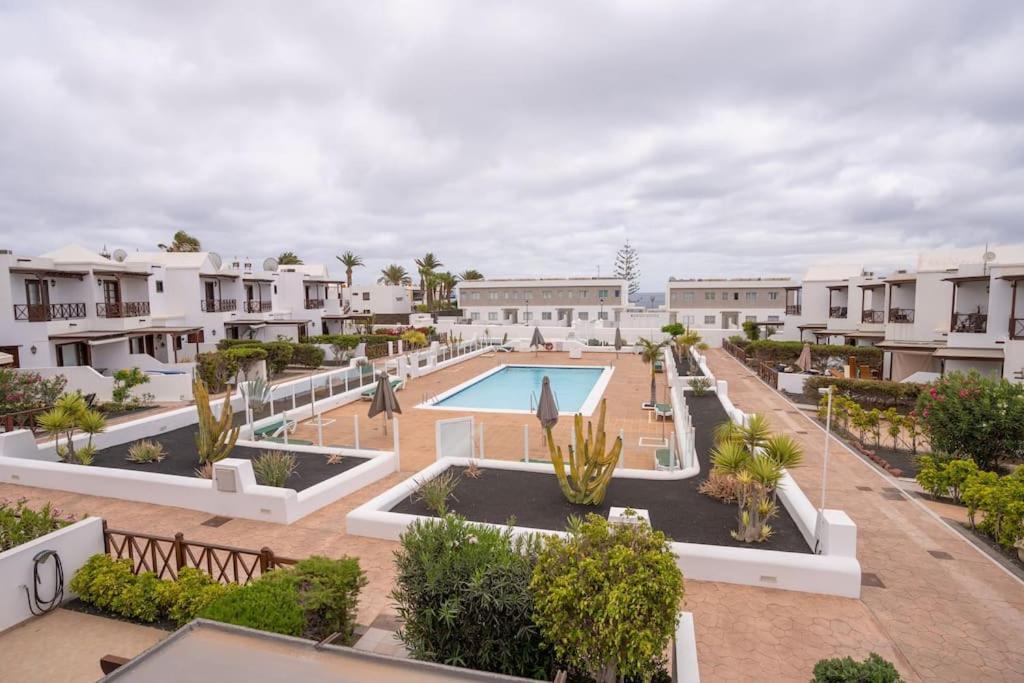 Beautiful Home In Lanzarote 5 Mins From Marina 플라야블랑카 외부 사진