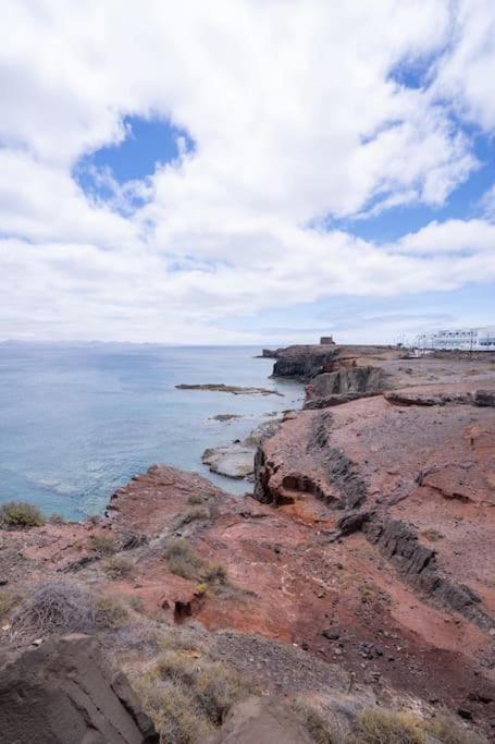Beautiful Home In Lanzarote 5 Mins From Marina 플라야블랑카 외부 사진