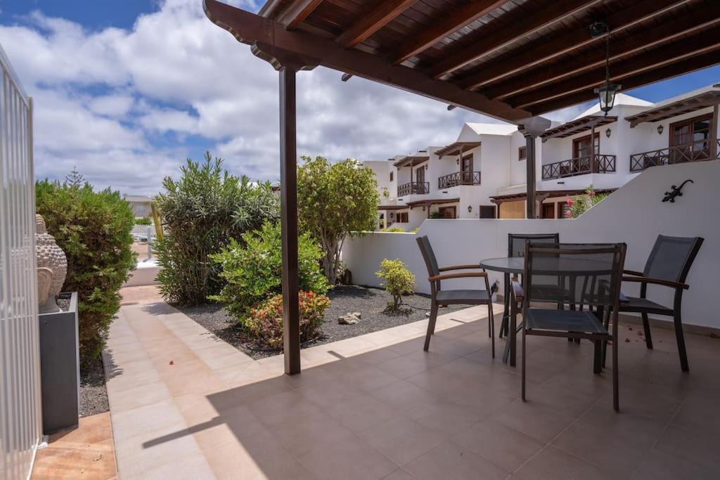 Beautiful Home In Lanzarote 5 Mins From Marina 플라야블랑카 외부 사진