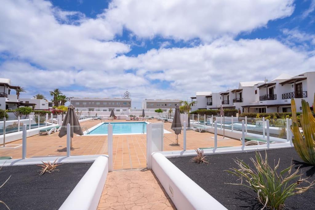 Beautiful Home In Lanzarote 5 Mins From Marina 플라야블랑카 외부 사진